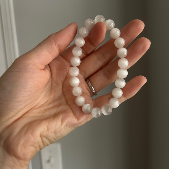 Natural white rabbit hair quartz bead bracelet 猫眼白兔毛水晶 - Picture 6 of 6